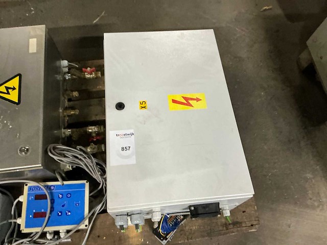 Schakelkast met inhoud (2x) - afbeelding 2 van  10