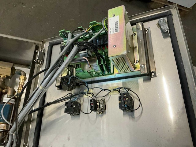 Schakelkast met inhoud (2x) - afbeelding 9 van  10