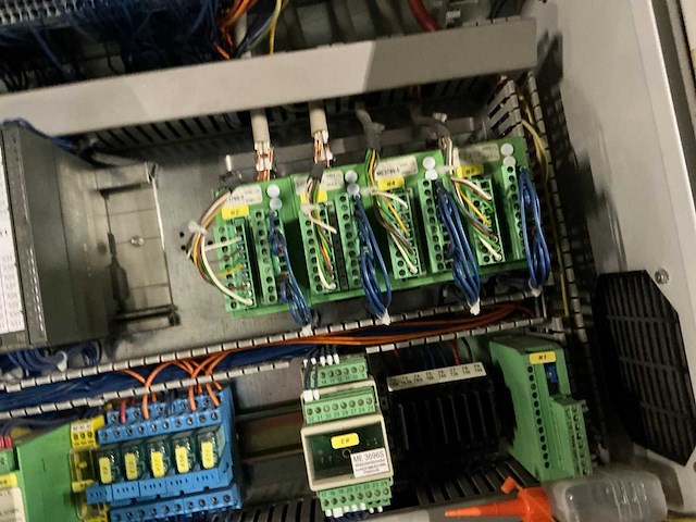 Schakelkast met inhoud (2x) - afbeelding 5 van  9