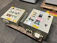 Schakelkast met inhoud (2x) - afbeelding 1 van  6