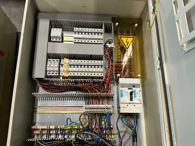 Schakelkast met inhoud (2x) - afbeelding 6 van  6