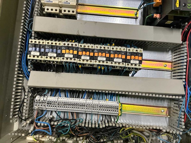 Schakelkast met inhoud (2x) - afbeelding 3 van  7