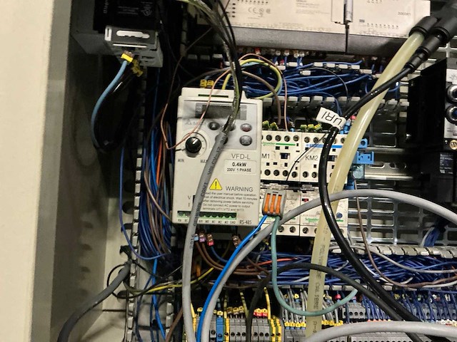 Schakelkast met inhoud (3x) - afbeelding 4 van  11