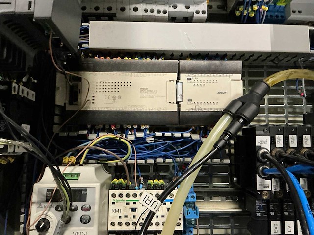 Schakelkast met inhoud (3x) - afbeelding 5 van  11