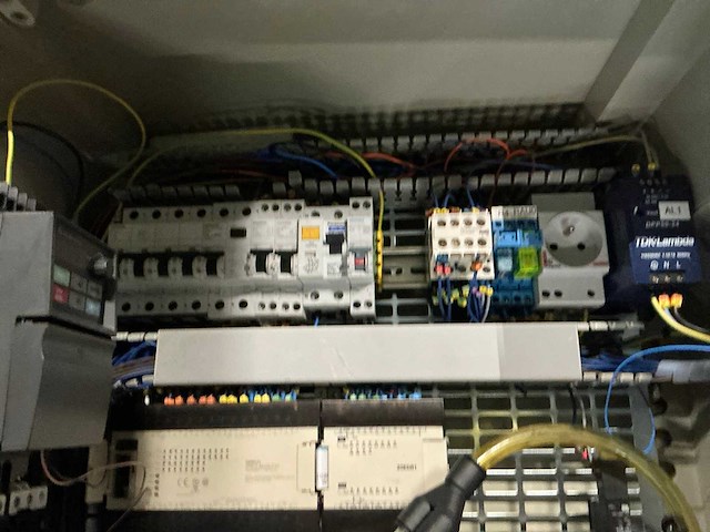 Schakelkast met inhoud (3x) - afbeelding 6 van  11