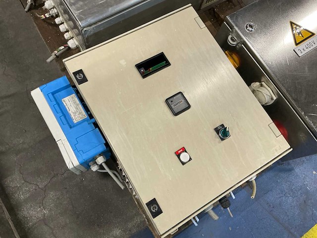 Schakelkast met inhoud (3x) - afbeelding 2 van  6