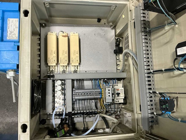 Schakelkast met inhoud (3x) - afbeelding 3 van  6