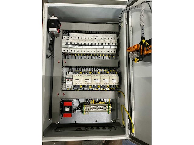 Schakelkast met inhoud (4x) - afbeelding 3 van  5