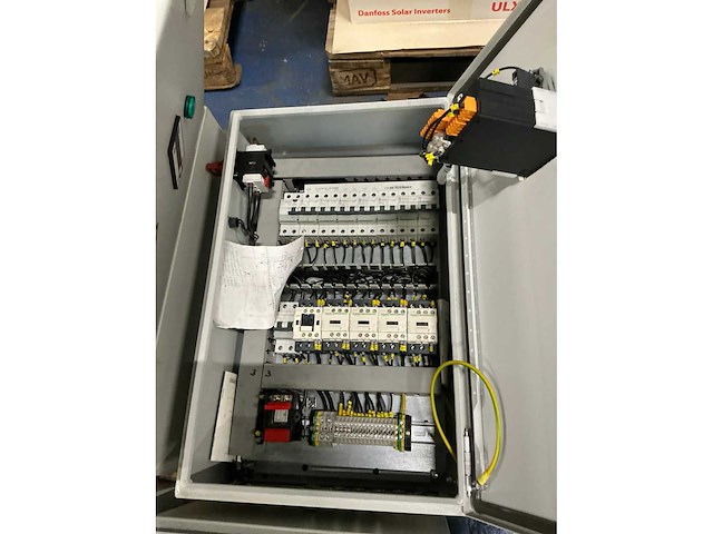 Schakelkast met inhoud (4x) - afbeelding 5 van  5