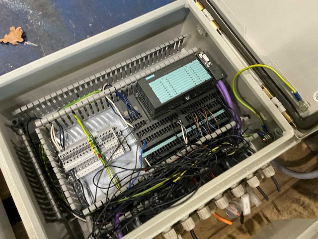 Schakelkast met inhoud (5x) - afbeelding 3 van  8