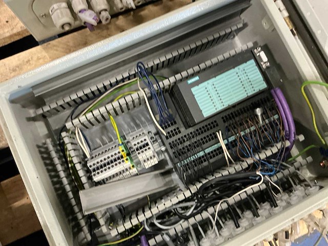 Schakelkast met inhoud (5x) - afbeelding 4 van  8