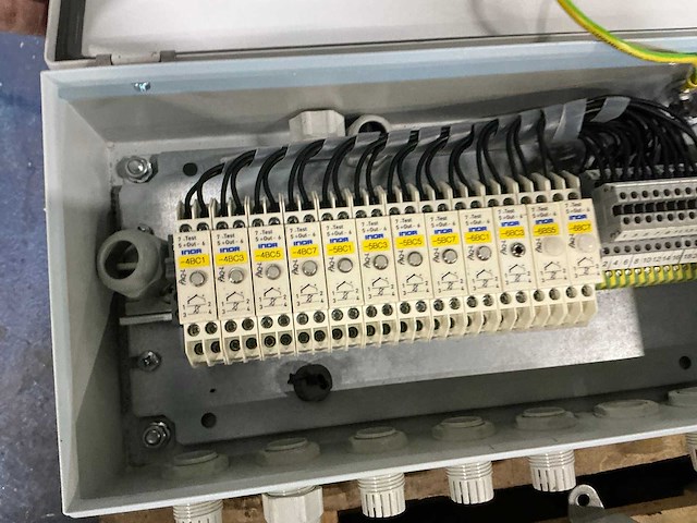 Schakelkast met inhoud (5x) - afbeelding 7 van  8