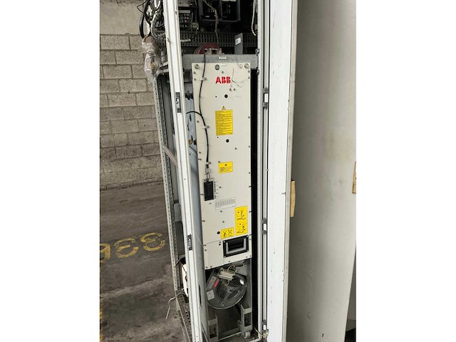 Schakelkast met inhoud - afbeelding 4 van  8