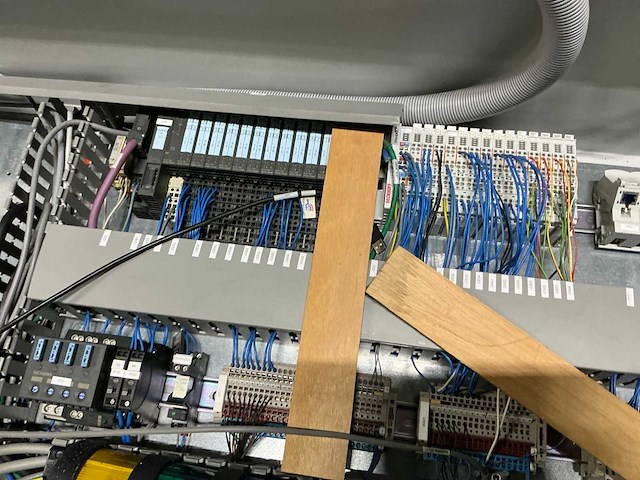 Schakelkast met inhoud - afbeelding 6 van  7