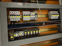 Schakelkast met inhoud - afbeelding 6 van  12