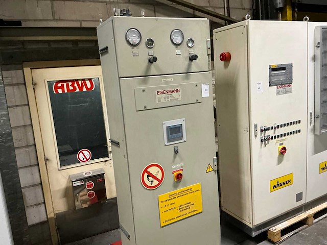 Schakelkast met inhoud - afbeelding 1 van  10