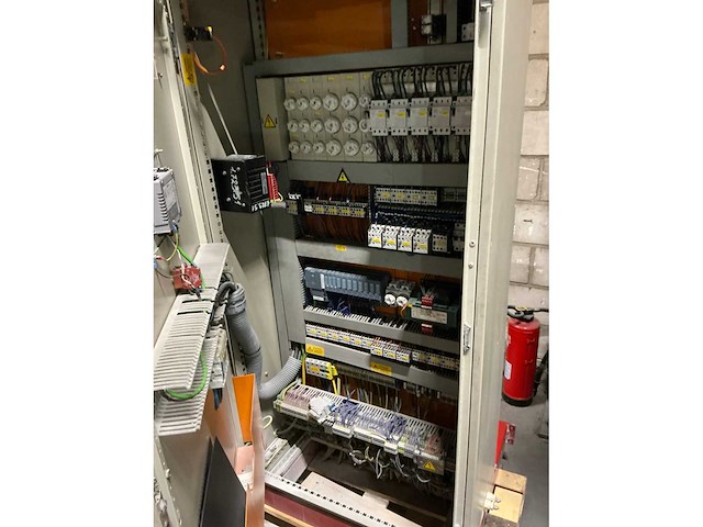 Schakelkast met inhoud - afbeelding 5 van  10