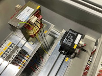 Schakelkast met inhoud - afbeelding 8 van  8