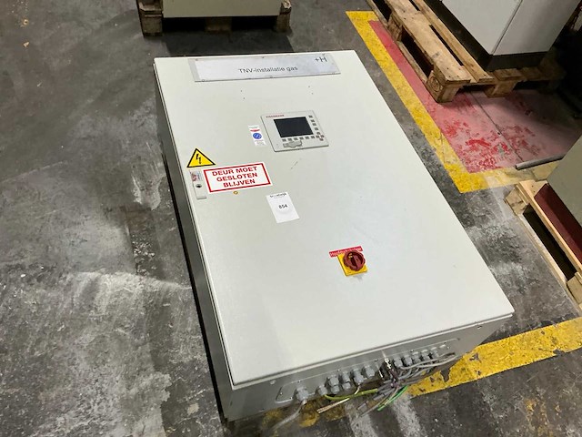 Schakelkast met inhoud - afbeelding 1 van  8