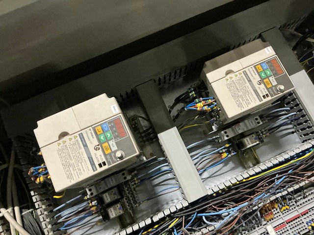 Schakelkast met inhoud - afbeelding 5 van  9