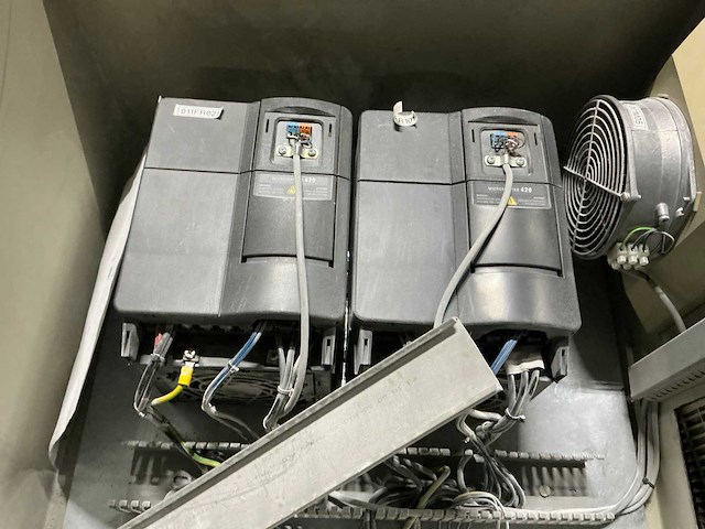 Schakelkast met inhoud - afbeelding 3 van  4