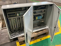 Schakelkast met inhoud - afbeelding 1 van  6