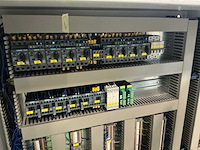 Schakelkast met inhoud - afbeelding 2 van  6