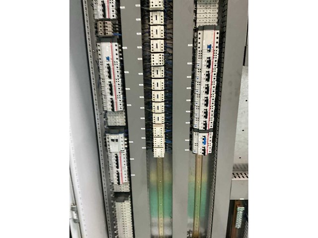 Schakelkast met inhoud - afbeelding 11 van  11