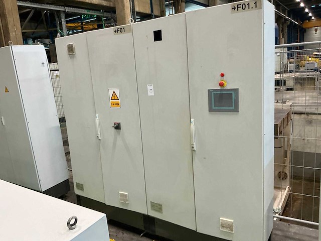 Schakelkast met inhoud - afbeelding 1 van  11