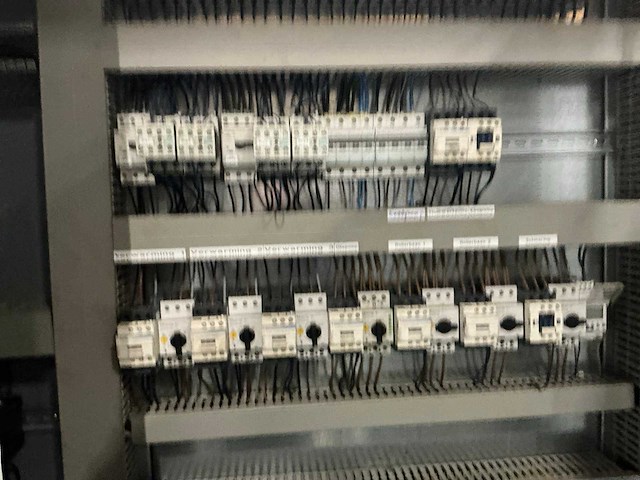 Schakelkast met inhoud - afbeelding 5 van  10