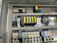 Schakelkast met inhoud - afbeelding 4 van  7