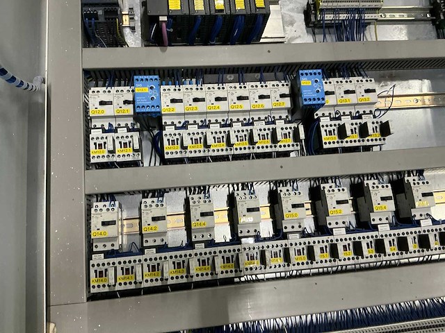 Schakelkast met inhoud - afbeelding 5 van  7