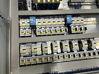 Schakelkast met inhoud - afbeelding 5 van  7