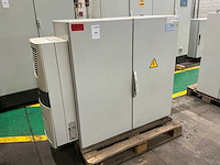 Schakelkast met inhoud - afbeelding 2 van  7