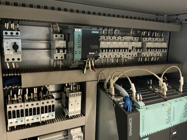 Schakelkast met inhoud - afbeelding 7 van  7