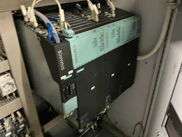 Schakelkast met inhoud - afbeelding 4 van  8