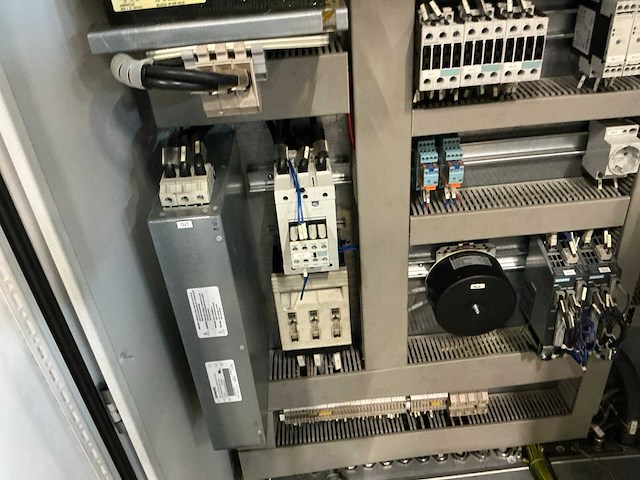 Schakelkast met inhoud - afbeelding 7 van  8