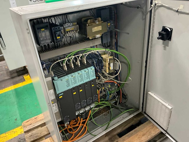 Schakelkast met inhoud - afbeelding 3 van  7