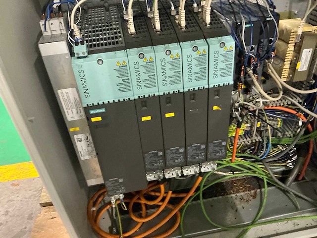 Schakelkast met inhoud - afbeelding 4 van  7