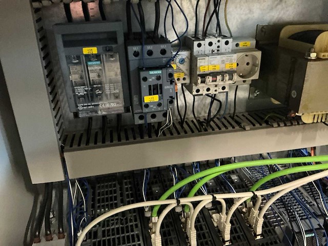 Schakelkast met inhoud - afbeelding 5 van  7