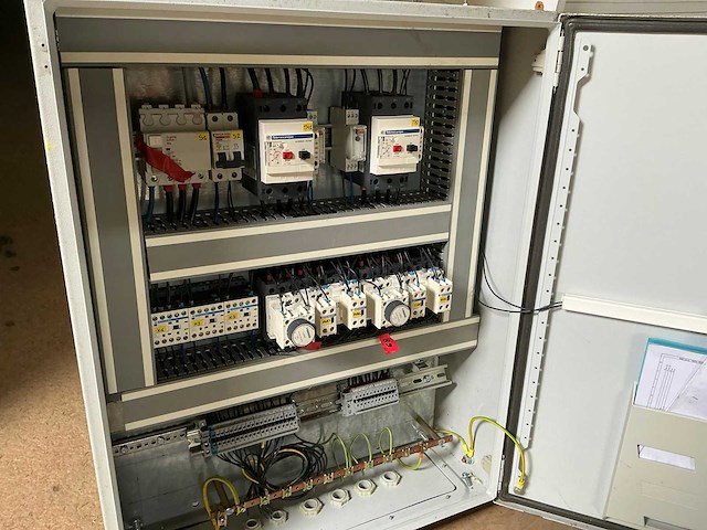 Schakelkast - afbeelding 2 van  9