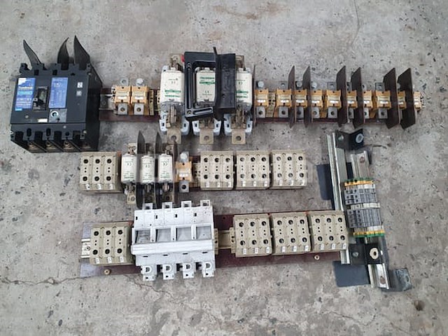 Schakelmateriaal - afbeelding 1 van  1