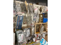 Scharnieren, deurbeslag, sloten, lampen enz - afbeelding 13 van  45