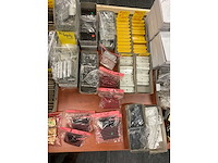 Scharnieren, deurbeslag, sloten, lampen enz - afbeelding 26 van  45