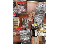 Scharnieren, deurbeslag, sloten, lampen enz - afbeelding 29 van  45