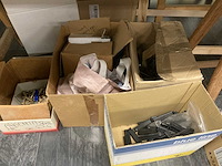 Scharnieren, deurbeslag, sloten, lampen enz - afbeelding 38 van  45