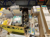 Scharnieren, deurbeslag, sloten, lampen enz - afbeelding 41 van  45