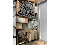 Scharnieren & schroeven - window frame & door - afbeelding 1 van  1