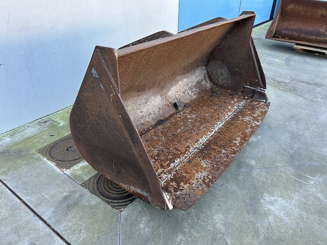 Schepbak voor merlo of bull - afbeelding 2 van  4