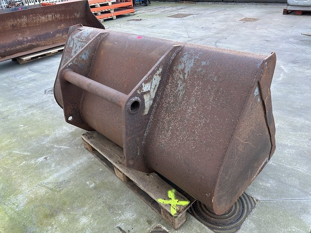 Schepbak voor merlo of bull - afbeelding 4 van  4